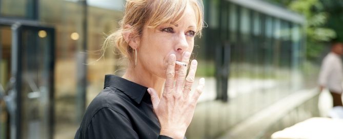 Werkgever verrekent doorbetaalde rookpauzes